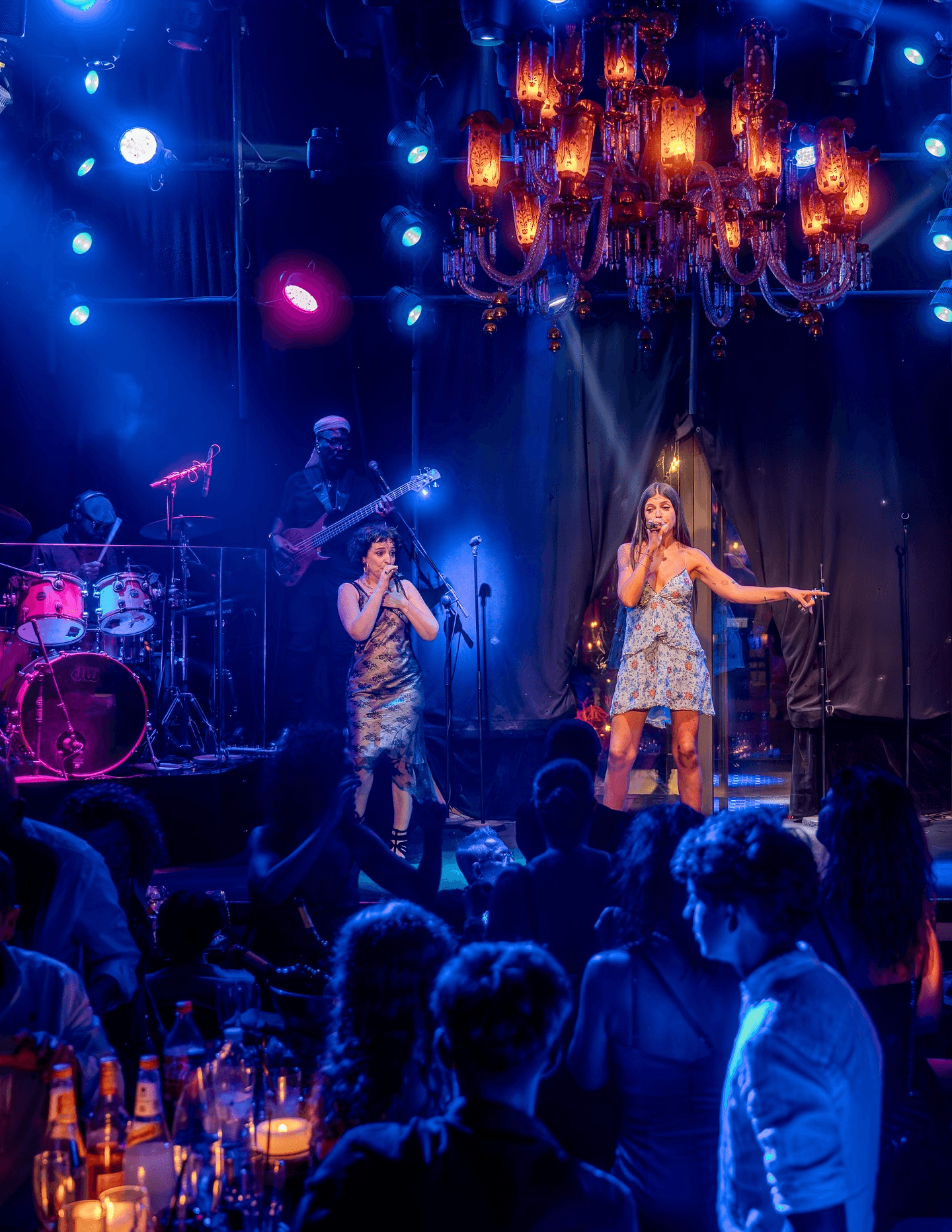 Live Shows & Festive Lounges